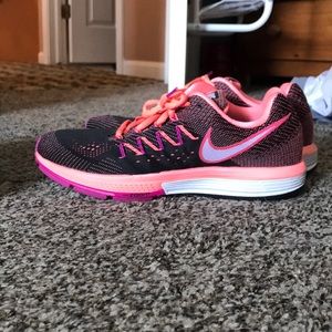 Nike Zoom Vomero 10 Running Shoes